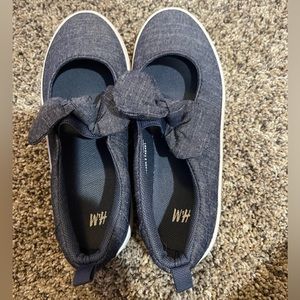 H&M girls Mary Jane shoes